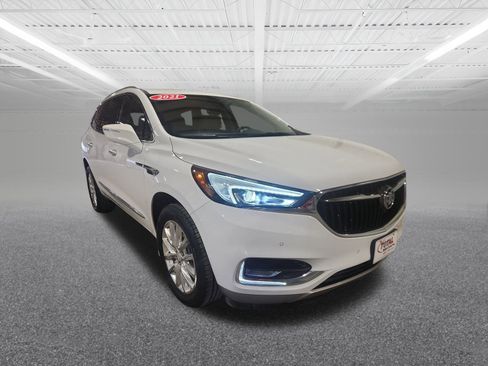 Used 2021 Buick Enclave Premium w/ Surround and Sites Package image 4