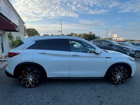 Used 2019 INFINITI QX50 Essential w/ Sensory Package AWD/4WD image 9