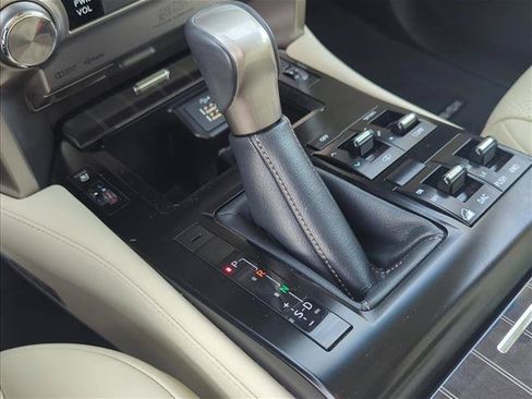 Used 2021 Lexus GX 460 Luxury w/ Accessory Package AWD/4WD image 21