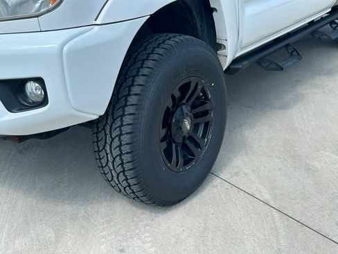 Used 2013 Toyota Tacoma 4x4 Access Cab V6 w/ SR5 Pkg image 9