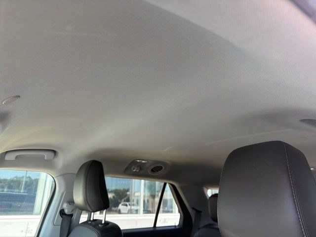 Used 2023 Ford Explorer XLT w/ Equipment Group 202A RWD image 13