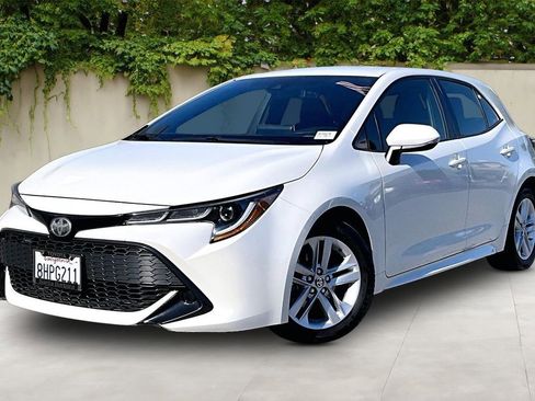 Certified 2019 Toyota Corolla SE w/ Carpet Mat Package FWD image 3