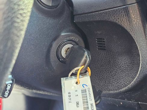 Used 2019 Toyota Corolla LE FWD image 30