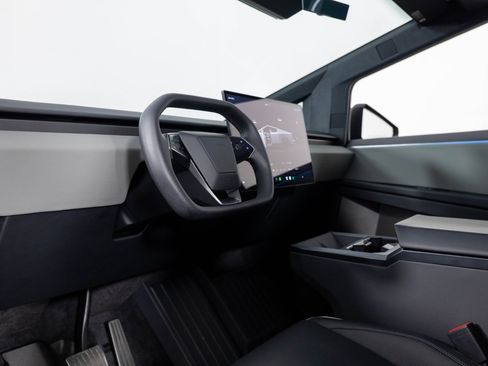 Used 2024 Tesla Cybertruck AWD Crew Cab image 14