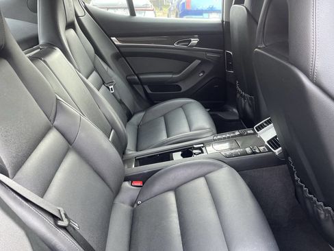 Used 2016 Porsche Panamera 4 Edition image 23