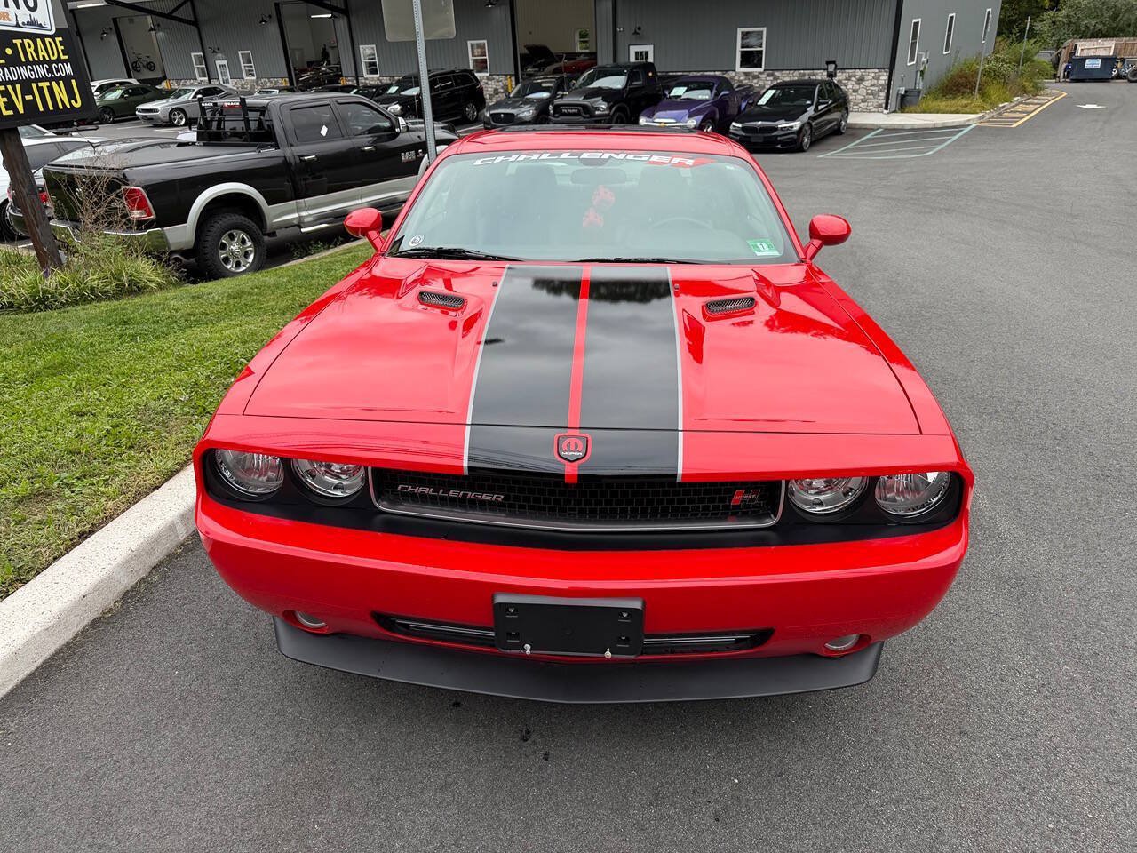Used 2010 Dodge Challenger SE RWD image 9