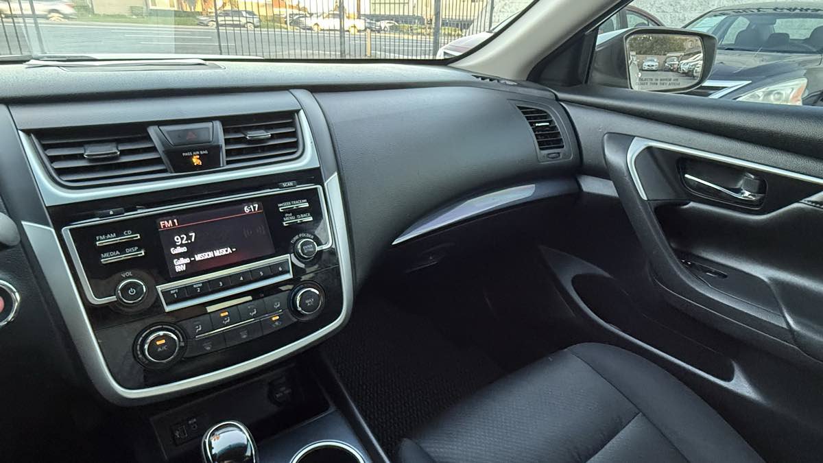 Used 2018 Nissan Altima 2.5 SR FWD image 31