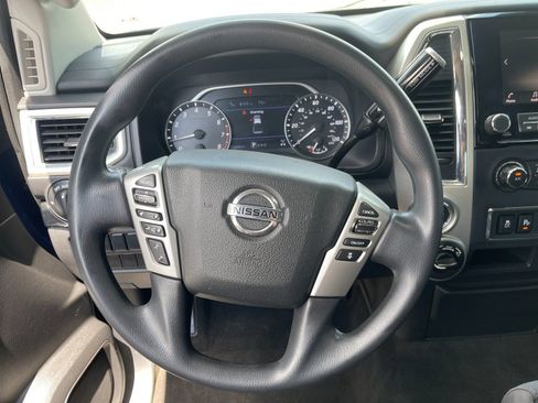 Used 2021 Nissan Titan SV AWD/4WD image 24