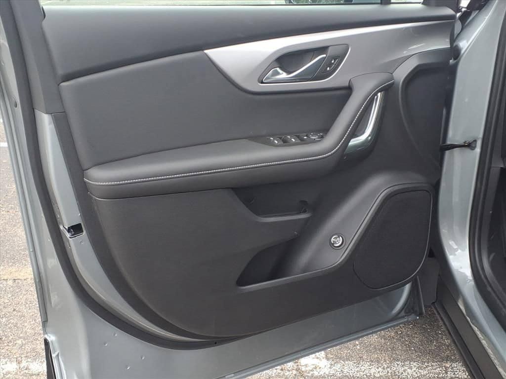New 2026 Chevrolet Blazer LT w/ Convenience Package FWD image 14