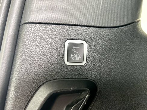 Used 2024 Jeep Wagoneer Series II AWD/4WD image 40