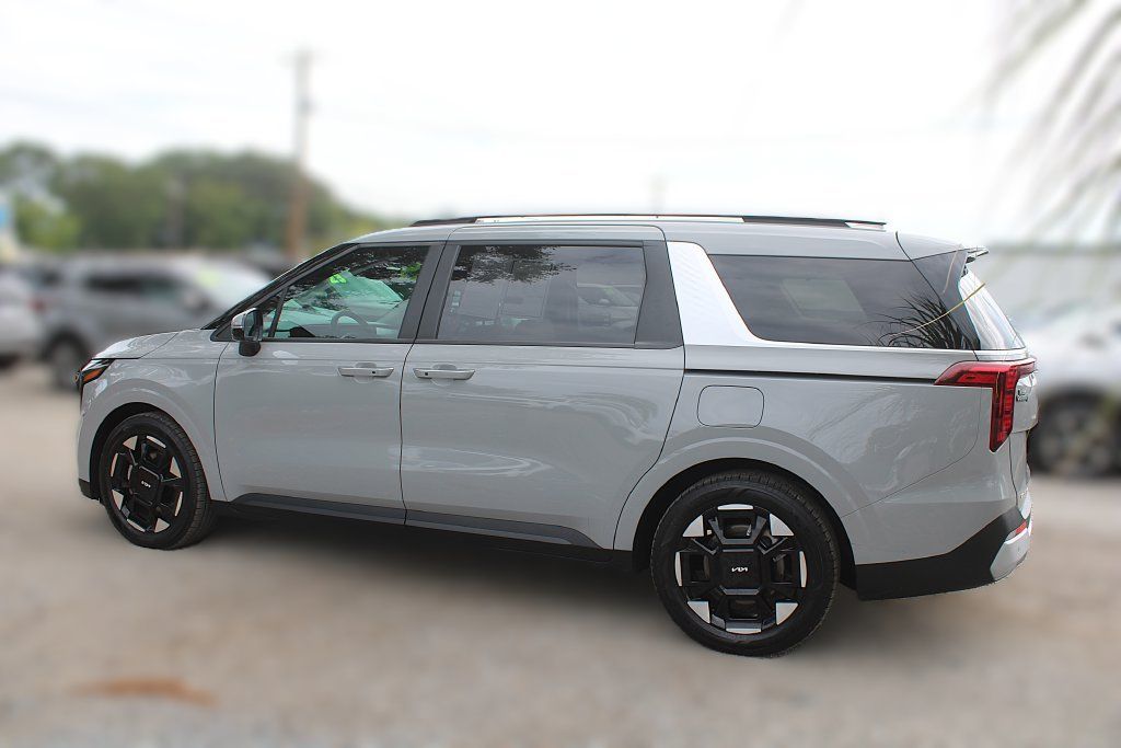 Certified 2025 Kia Carnival EX FWD image 16