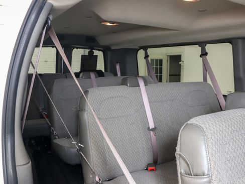 Used 2025 Chevrolet Express 3500 LS RWD image 16