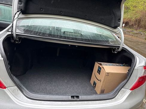 Used 2012 Toyota Camry LE image 14