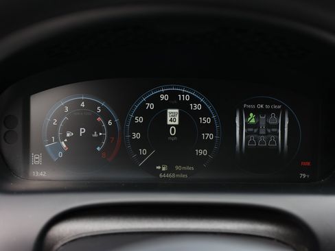 Used 2019 Jaguar XJ R-Sport RWD image 34