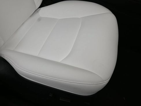 Used 2023 Tesla Model Y Long Range AWD/4WD image 12