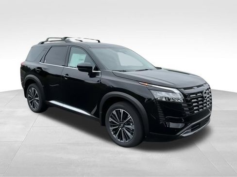 New 2026 Nissan Pathfinder Platinum w/ Cargo Package AWD/4WD image 2