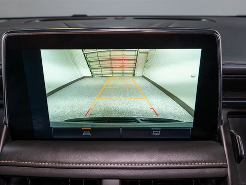 Used 2022 GMC Yukon XL AT4 image 21