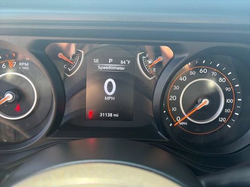 Used 2025 Jeep Gladiator Sport AWD/4WD image 15