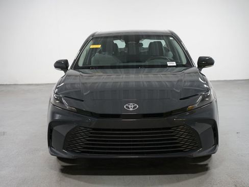 Used 2025 Toyota Camry LE image 2