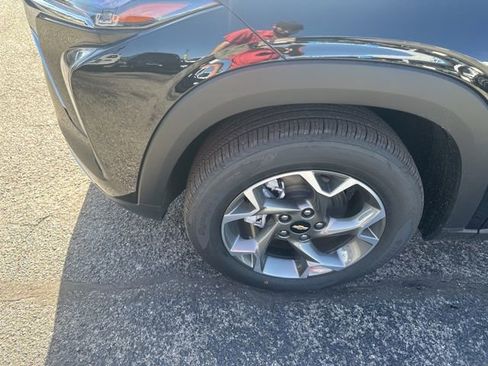 New 2026 Chevrolet Trax LT w/ Sunroof Package image 10