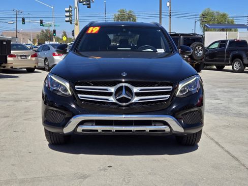 Used 2019 Mercedes-Benz GLC 300 image 4