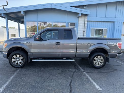 Used 2011 Ford F150 XLT w/ XLT Chrome Pkg AWD/4WD image 2