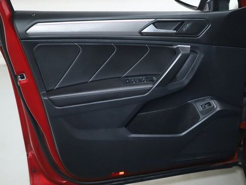 Used 2024 Volkswagen Tiguan SE R-Line image 16