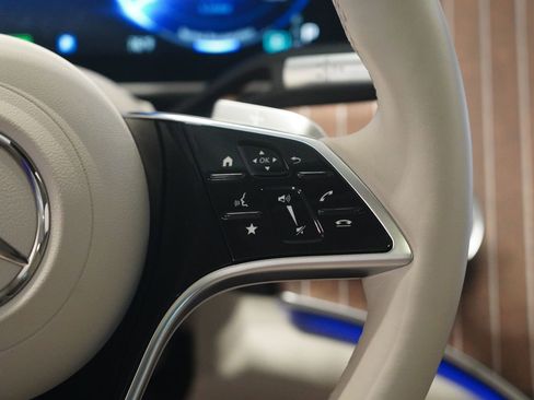 Certified 2023 Mercedes-Benz EQS 450+ 4MATIC Sedan image 17
