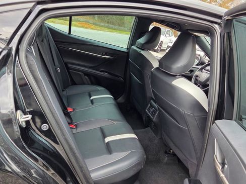 Used 2025 Toyota Camry SE image 14