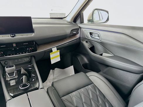 New 2026 Nissan Rogue Platinum w/ Platinum Premium Package image 32