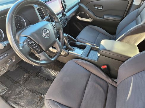 Used 2024 Nissan Frontier SV w/ SV Convenience Package image 6
