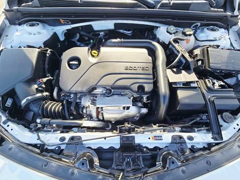 Used 2024 Chevrolet Malibu LT FWD image 14