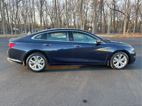 Used 2018 Chevrolet Malibu Premier w/ Driver Confidence Package image 8