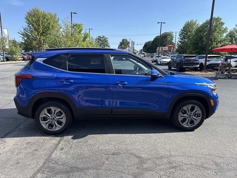 Used 2024 Kia Seltos S AWD/4WD image 9