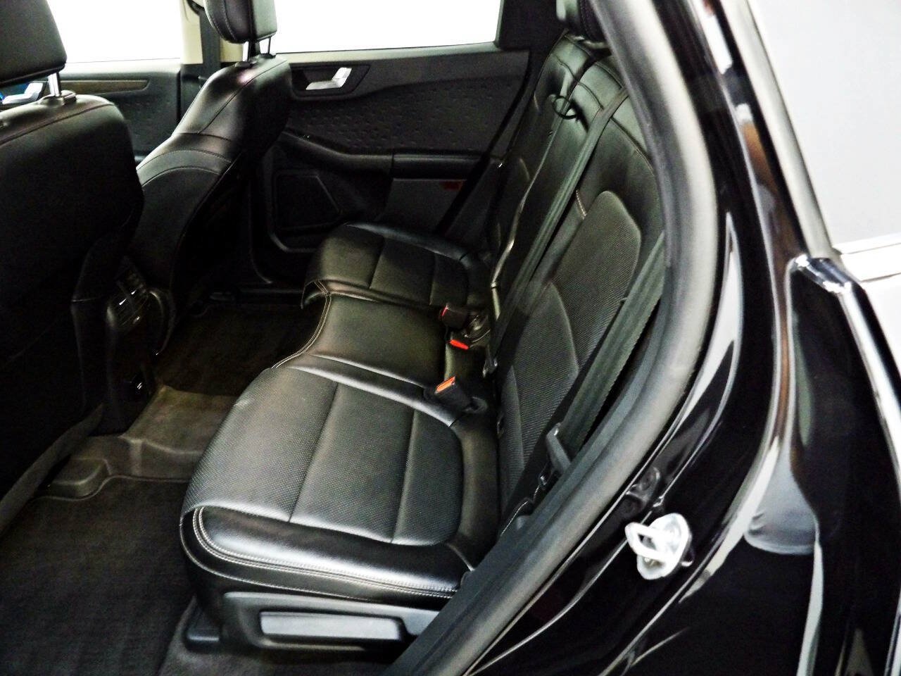 Used 2020 Ford Escape Titanium AWD/4WD image 10
