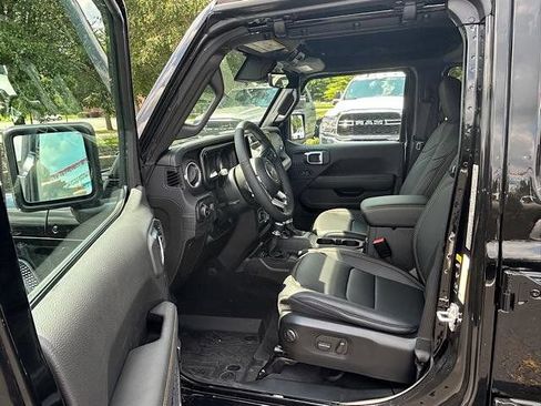 New 2025 Jeep Wrangler Unlimited Sahara AWD/4WD image 8