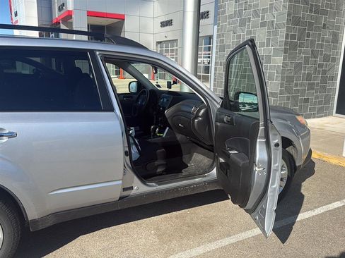 Used 2012 Subaru Forester 2.5X Premium image 12