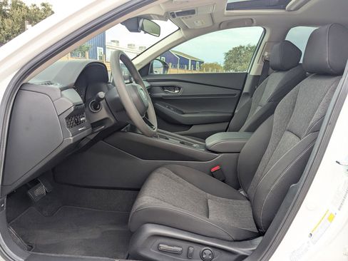 Used 2025 Honda Accord SE image 10