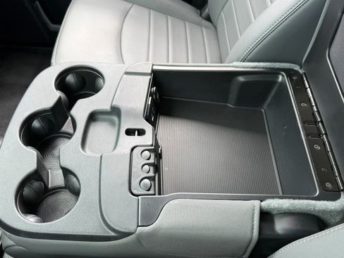 Used 2015 RAM 3500 Tradesman image 23