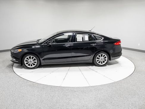 Used 2017 Ford Fusion SE w/ Fusion SE Technology Package FWD image 34