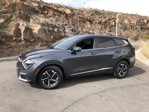 Used 2024 Kia Sportage LX image 1