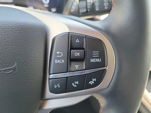 Used 2026 Ford Explorer Active w/ Active Comfort Package RWD image 6