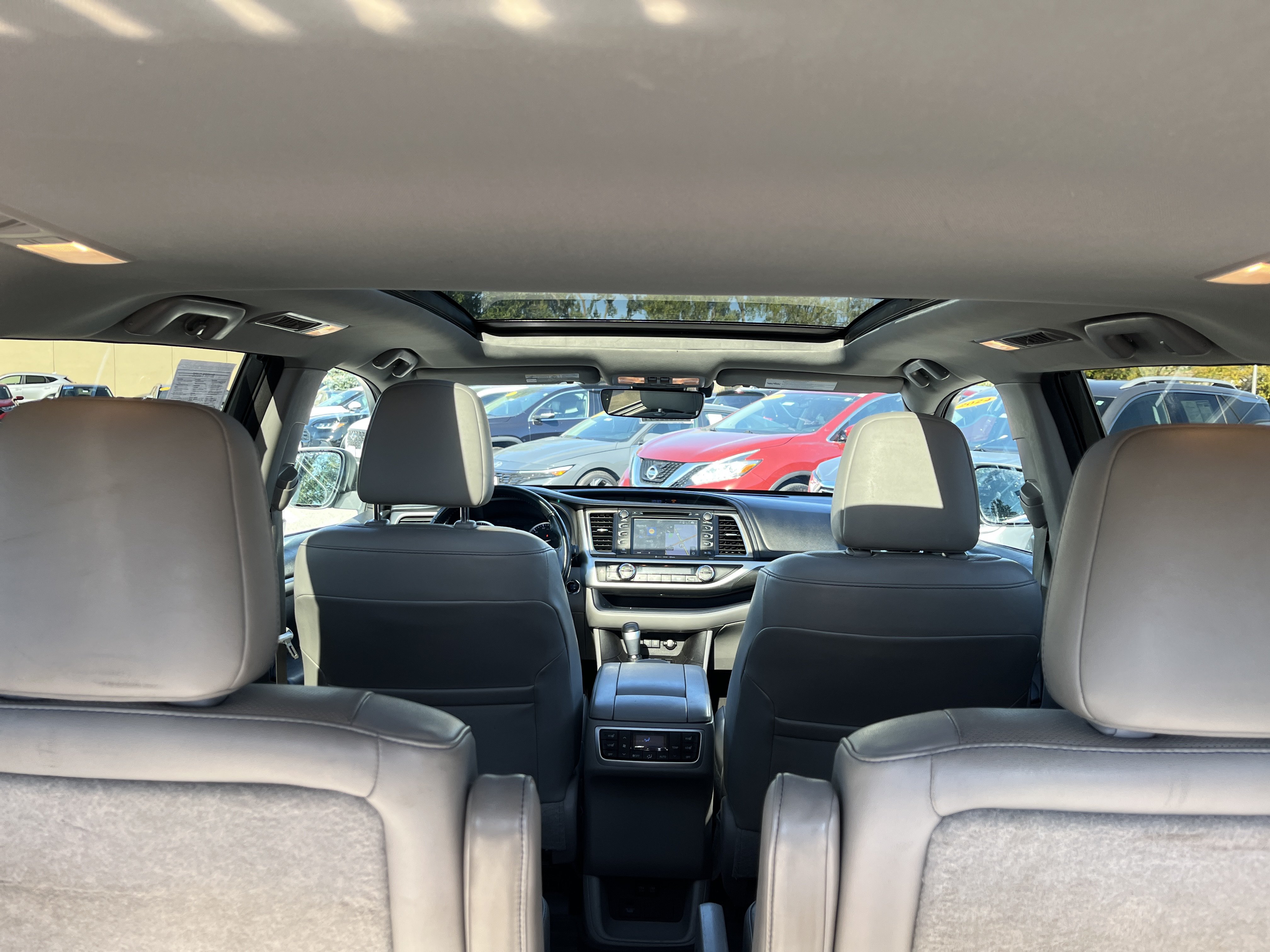 Used 2017 Toyota Highlander Limited Platinum AWD/4WD image 13