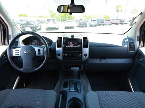 Used 2018 Nissan Frontier SV RWD image 25