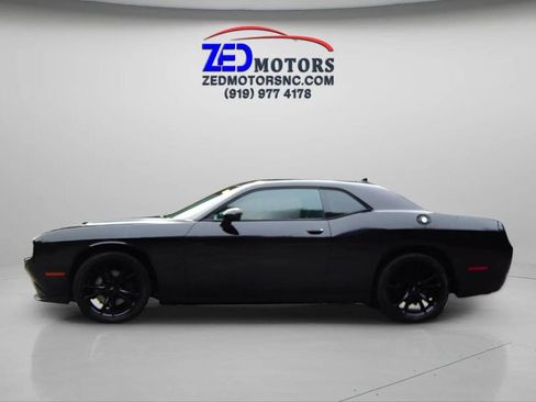 Used 2018 Dodge Challenger SXT Plus image 7