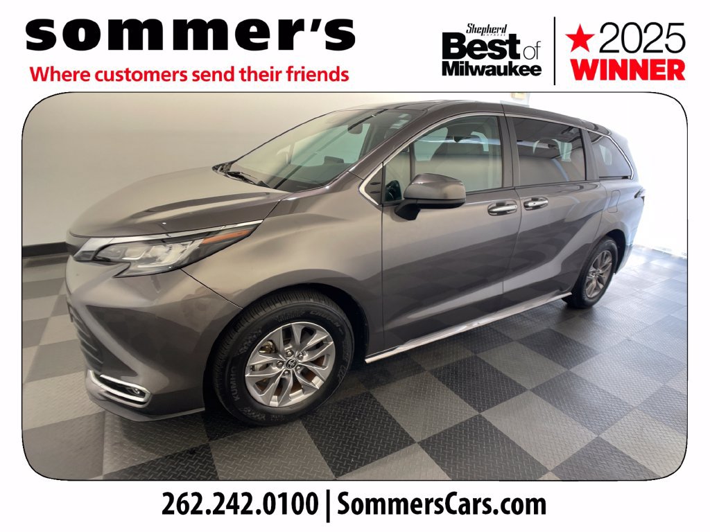 Used 2022 Toyota Sienna XLE FWD image 4