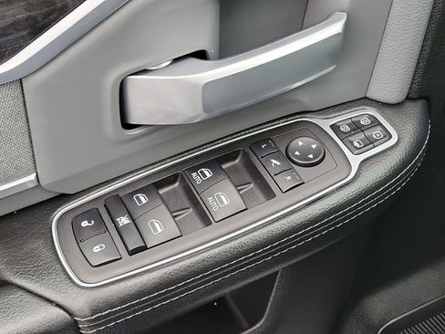 Used 2023 RAM 3500 Big Horn w/ Level 1 Equipment Group image 16