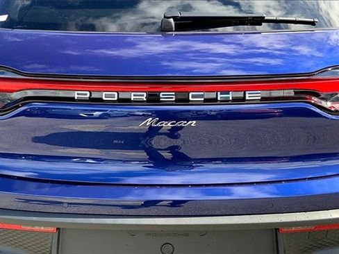 Used 2026 Porsche Macan AWD/4WD image 38