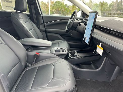 New 2025 Ford Mustang Mach-E Premium image 28