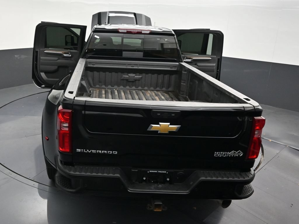 Used 2026 Chevrolet Silverado 3500 High Country w/ High Country Premium Package AWD/4WD image 39